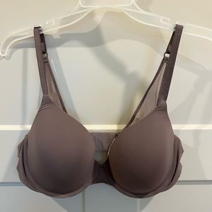 Victoria’s Secret Bra, 38C